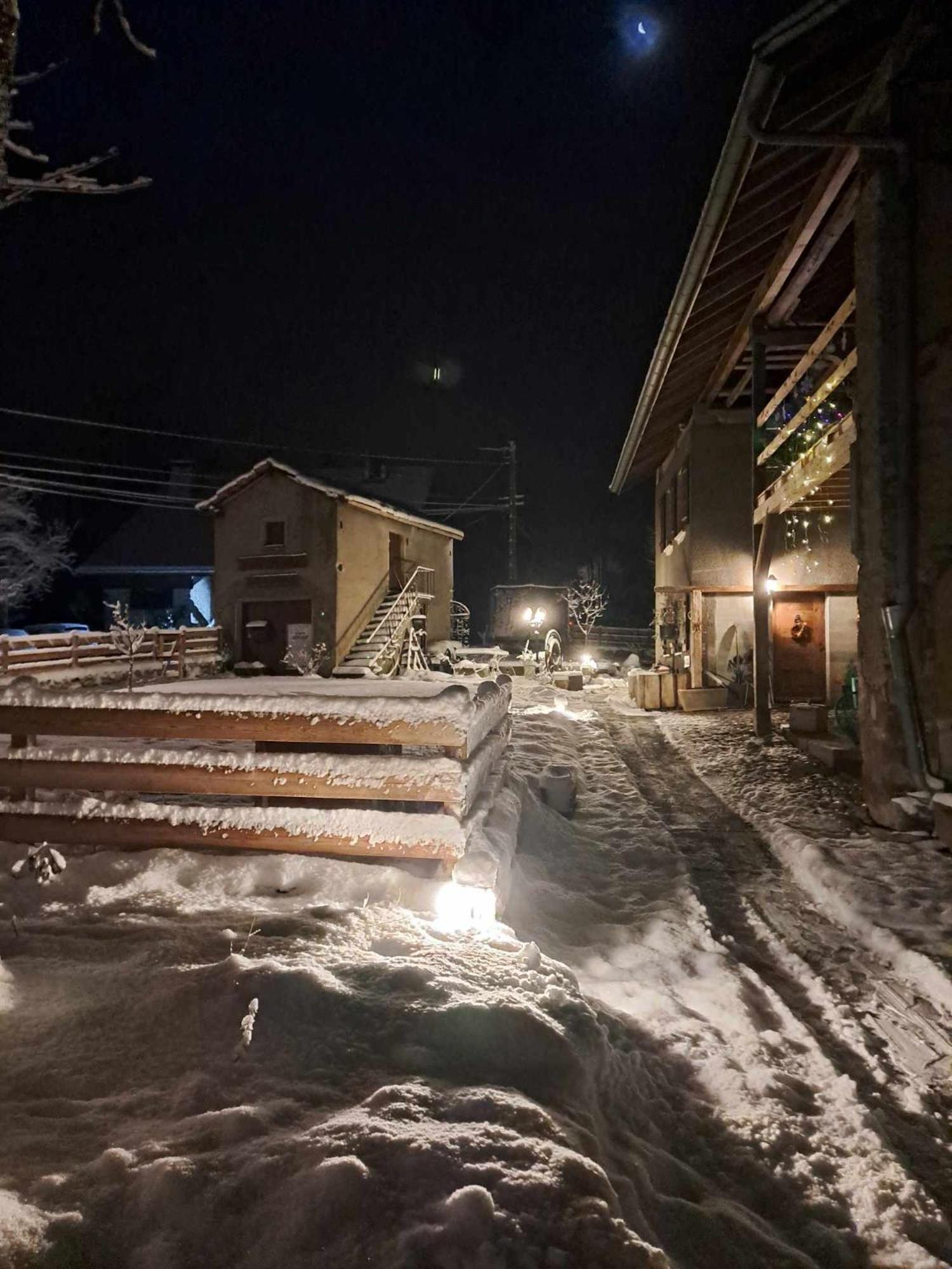 Maison D'Hotes Des Bassins D'Oche Saint-Paul-en-Chablais Exterior foto